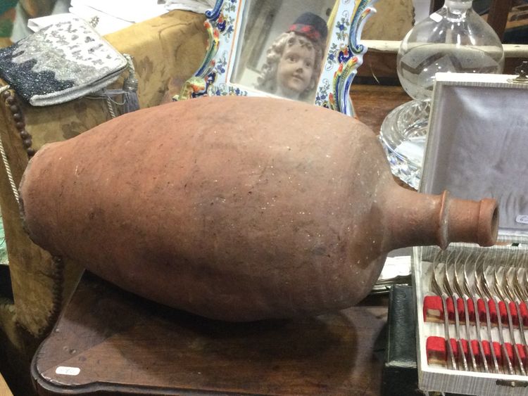 Terracotta jar XIXE