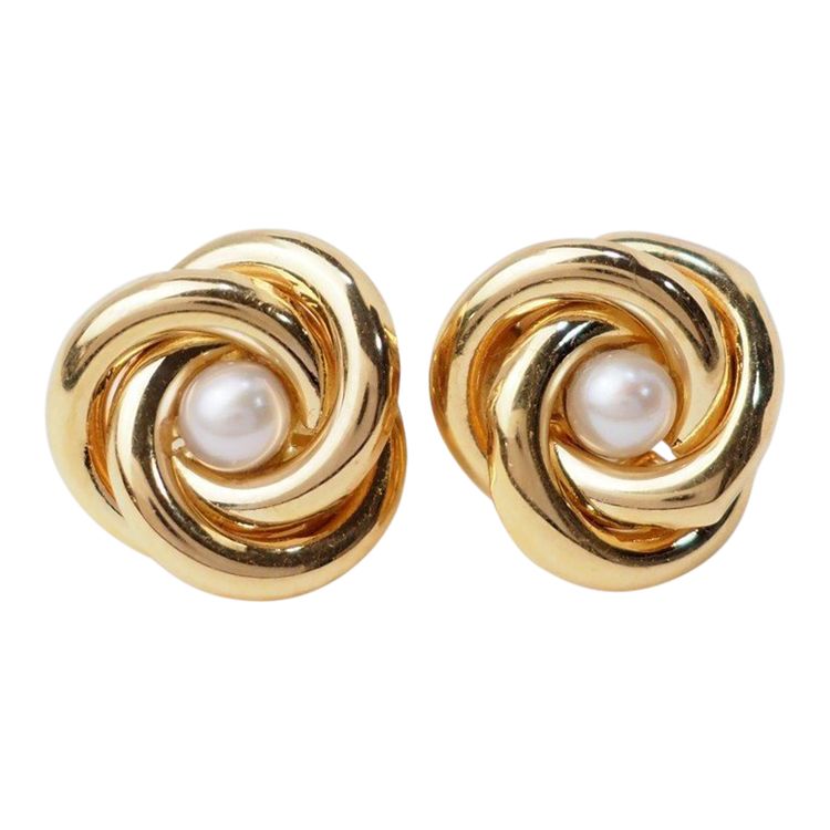 Paire de boucles d'oreilles en or jaune et perle de culture