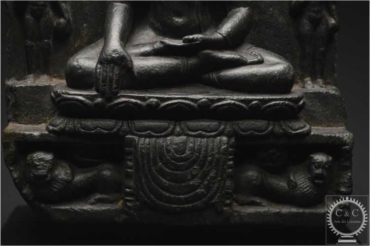 Inde, Dynastie Pāla-Sena, Xème-XIIème siècle, Fragment de stèle en pierre représentant Bouddha