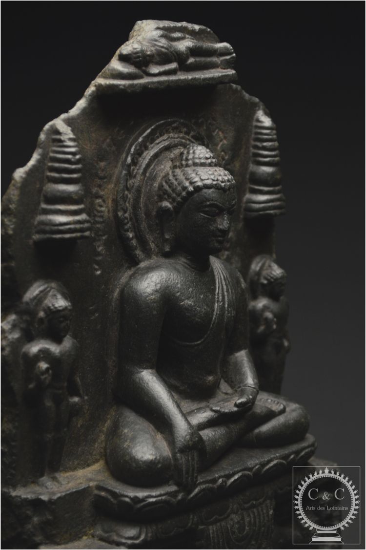 Inde, Dynastie Pāla-Sena, Xème-XIIème siècle, Fragment de stèle en pierre représentant Bouddha