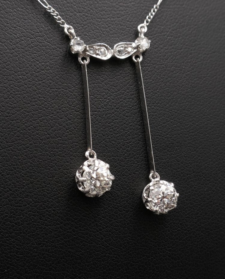Collier Négligé Diamants Taille Ancienne 1 carat Et Diamants Taille Rose, Or Blanc 18 Carats.