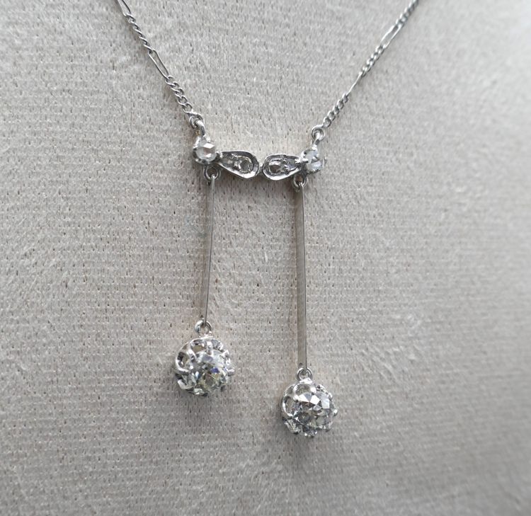 Collier Négligé Diamants Taille Ancienne 1 carat Et Diamants Taille Rose, Or Blanc 18 Carats.