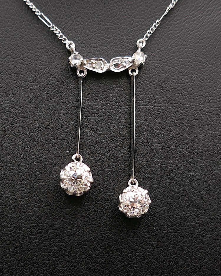 Collier Négligé Diamants Taille Ancienne 1 carat Et Diamants Taille Rose, Or Blanc 18 Carats.
