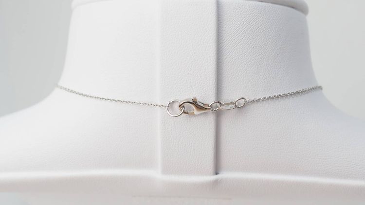 Collana in oro bianco e diamanti