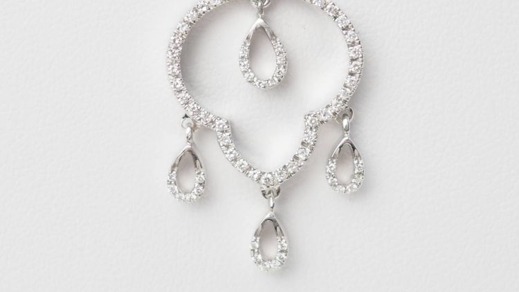 Collana in oro bianco e diamanti