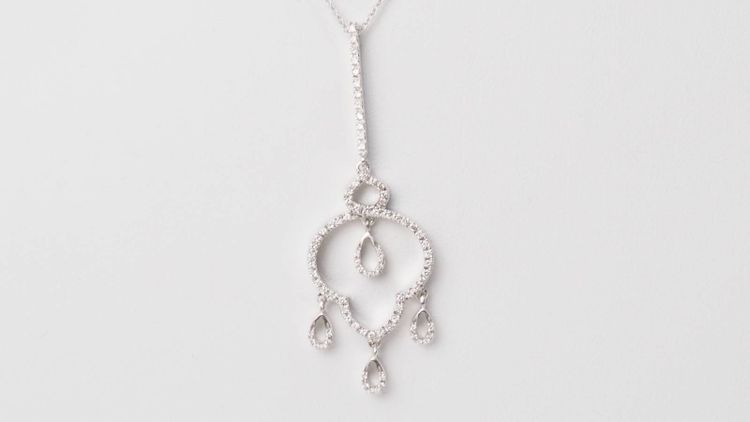 Collana in oro bianco e diamanti