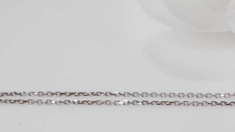 Collier pendentif en or blanc, saphir et diamants
