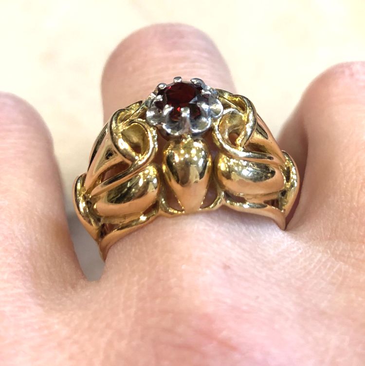 Anello con fiore