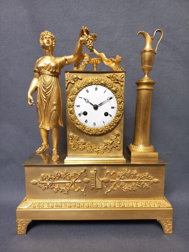 Pendeluhr aus der Zeit Charles X Bronze Vergoldet