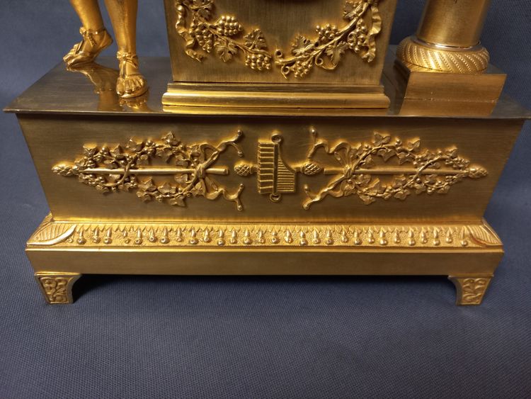 Pendeluhr aus der Zeit Charles X Bronze Vergoldet