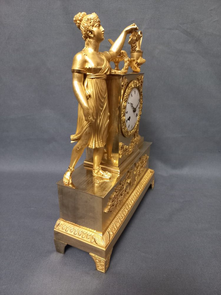 Pendeluhr aus der Zeit Charles X Bronze Vergoldet