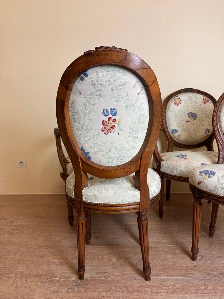 Deux Fauteuils Plus Deux Chaises de Style Louis XVI