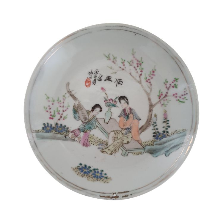 A Chinese Jiangxi porcelain saucer with calligraphy, Republic period