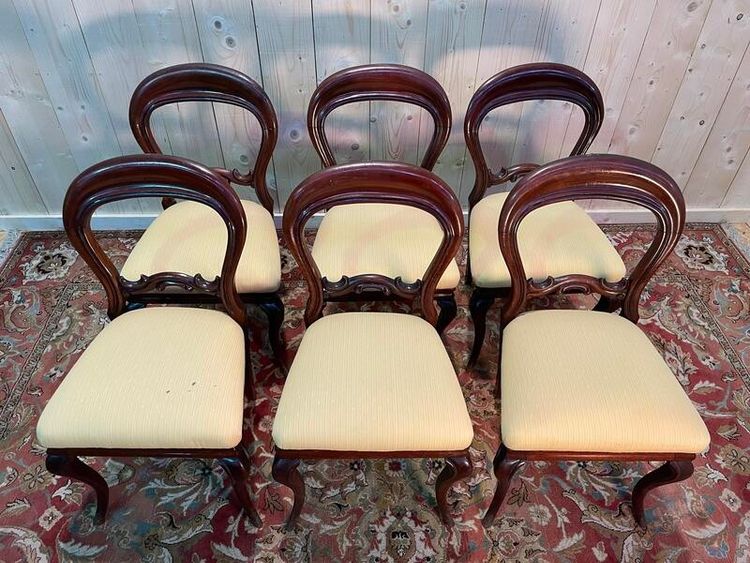 Suite de 6 chaises Louis XV en acajou 