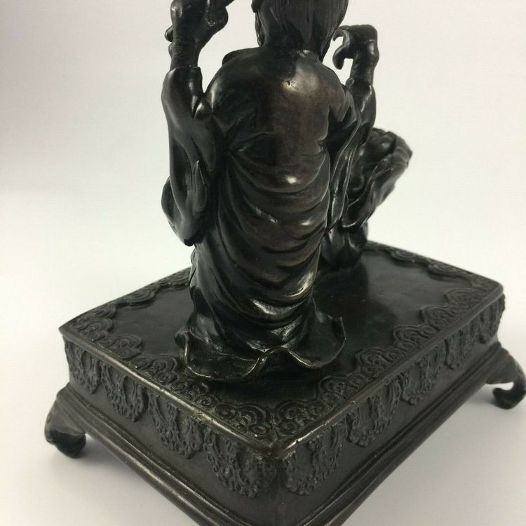 Bronze Japon patine chocolatée sorcière jeteuse de sorts XIXe