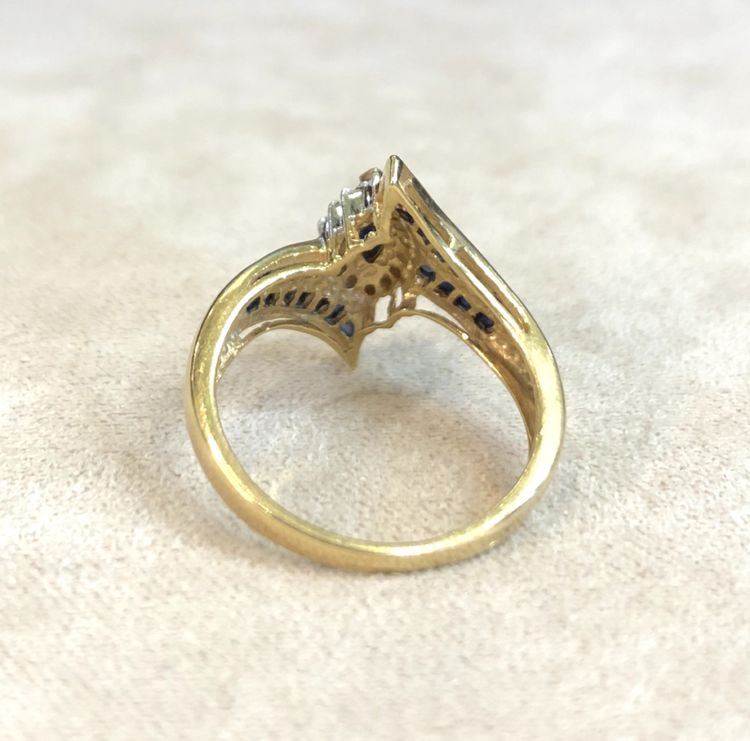 Anello con zaffiro e diamante