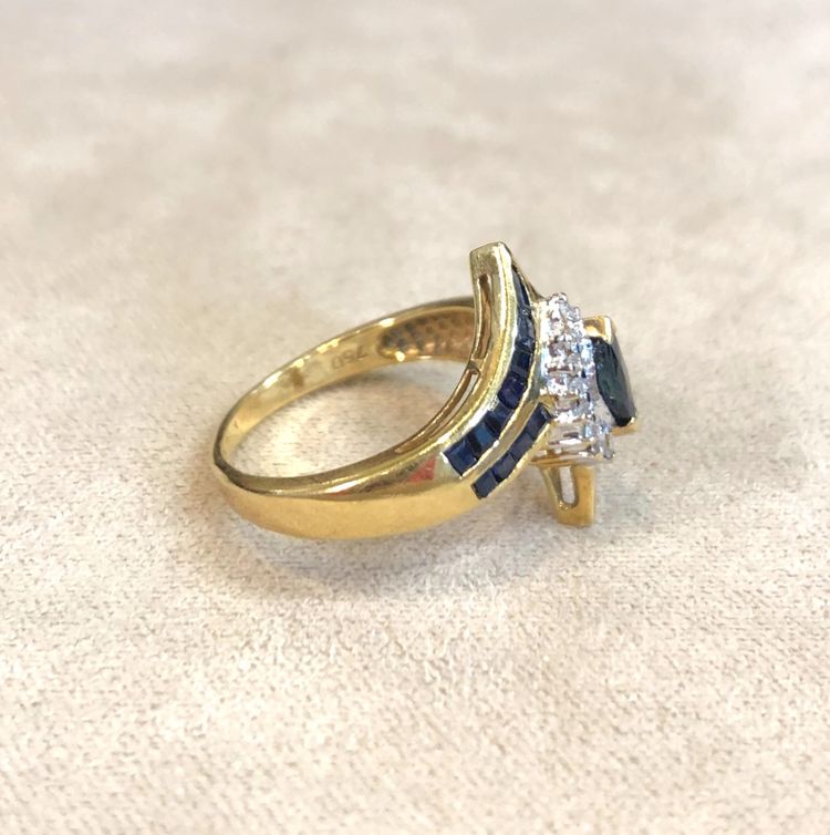 Anello con zaffiro e diamante