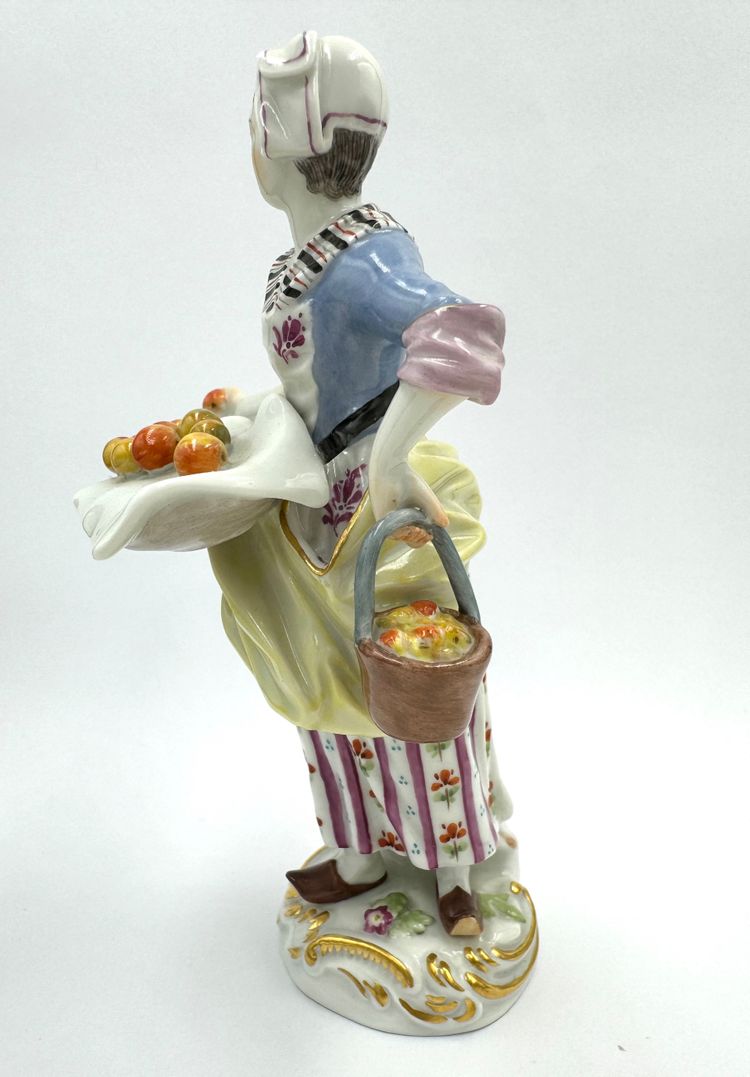 Meissen - Les Cris De Paris, Vendeuse De Fruits (Obstverkäuferin)