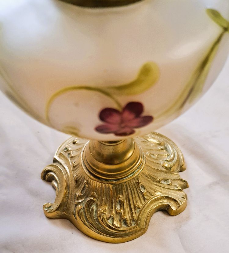 1900 Art Nouveau enamelled glass kerosene lamp with floral decoration and bronze base