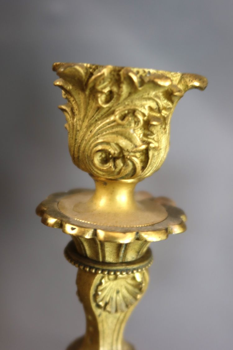 Coppia di candelabri in bronzo dorato XIX secolo