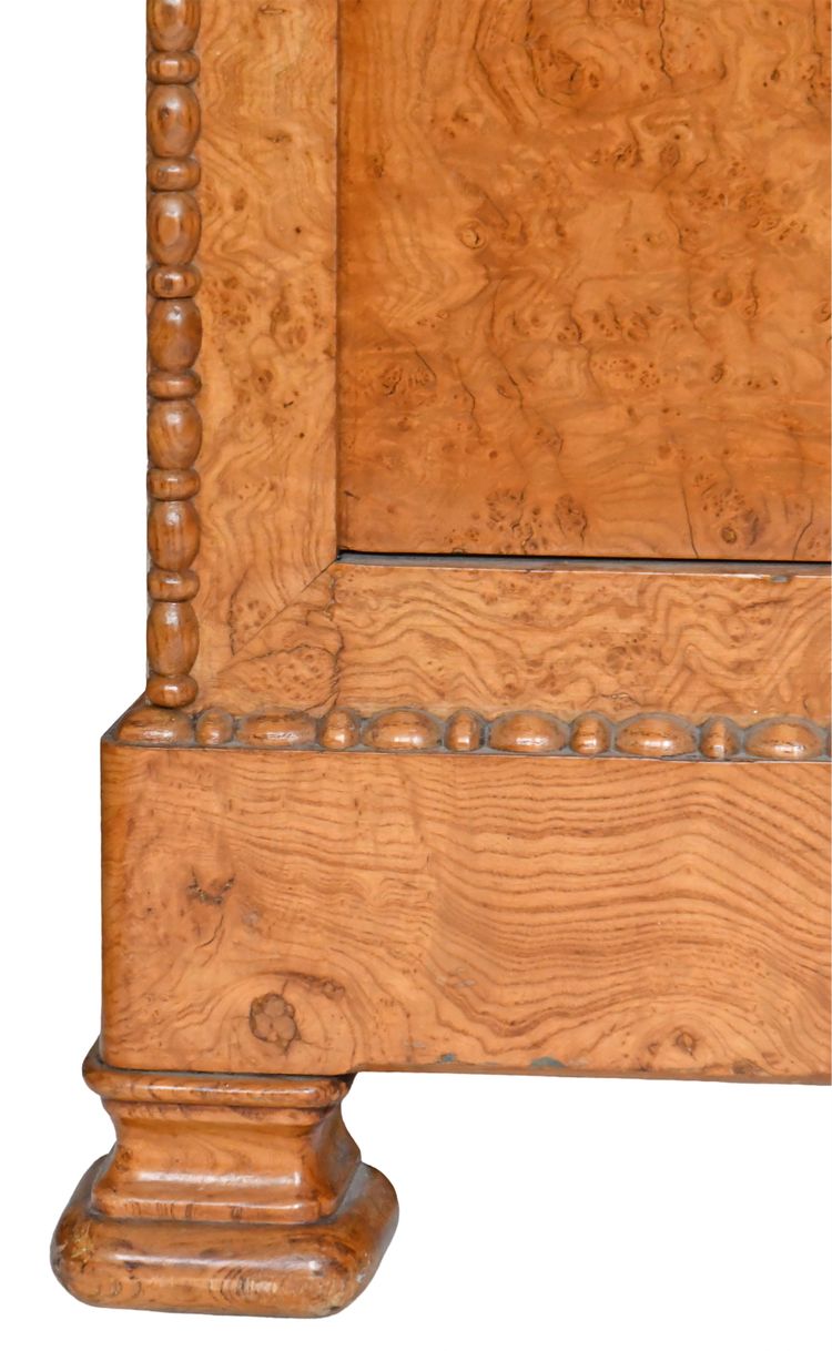 Secrétaire en placage de bois de loupe d'époque Restauration