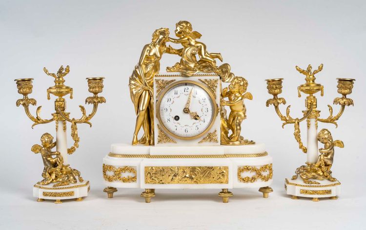 Eine Garnitur Aus Vergoldeter Bronze Und Weißem Marmor; 19.