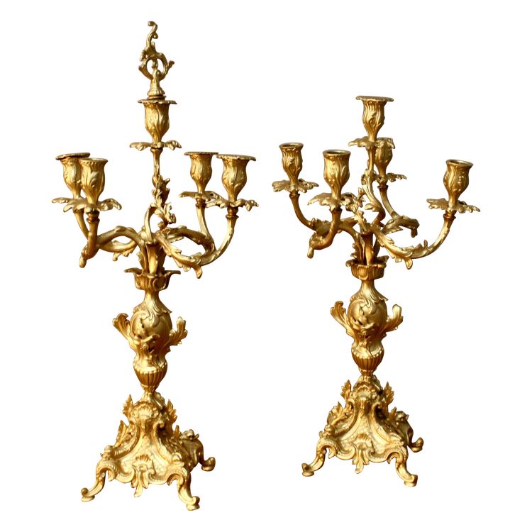 Coppia di candelieri in bronzo stile Rocaille