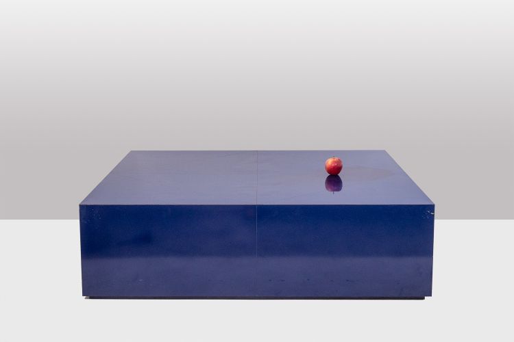 Maison Jansen. Table basse bleue de forme carrée. Années 1970. LS6179406G