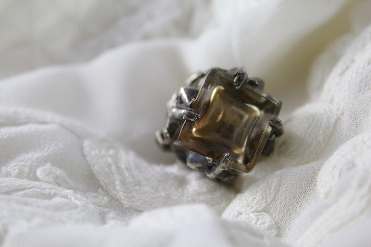 Flacon à parfum miniature en verre et monture en argent "Cupidon" fin 19ème siècle