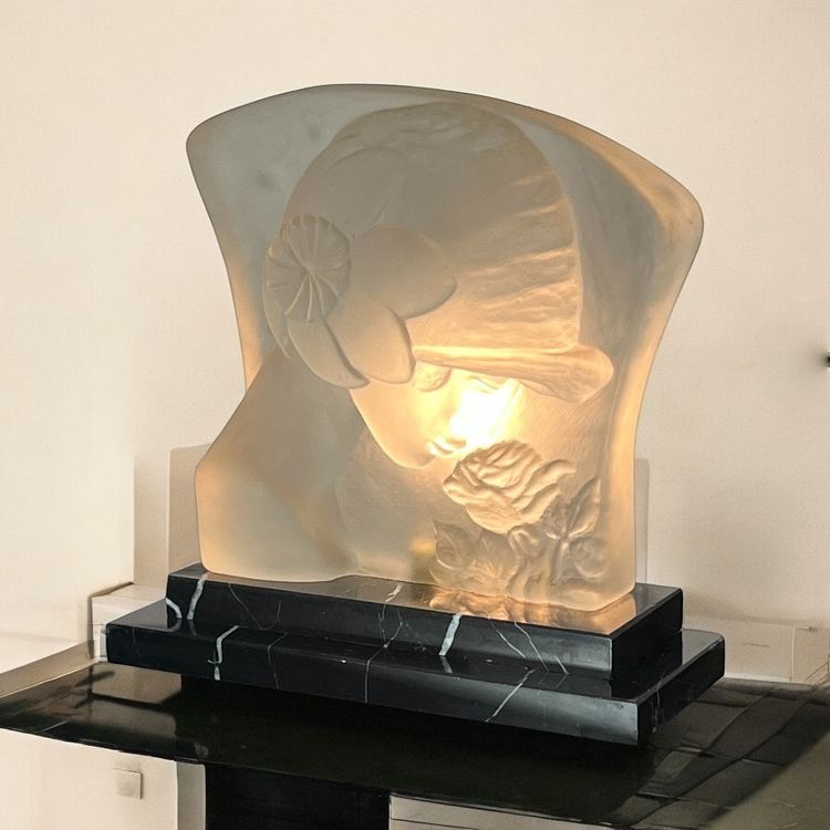 ART DECO PERIOD LAMP IN GLASS PASTE ON MARBLE BASE "WOMAN'S FACE"