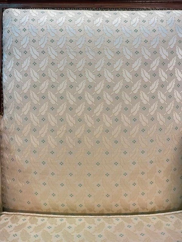 Paire de bergères de style Louis XVI