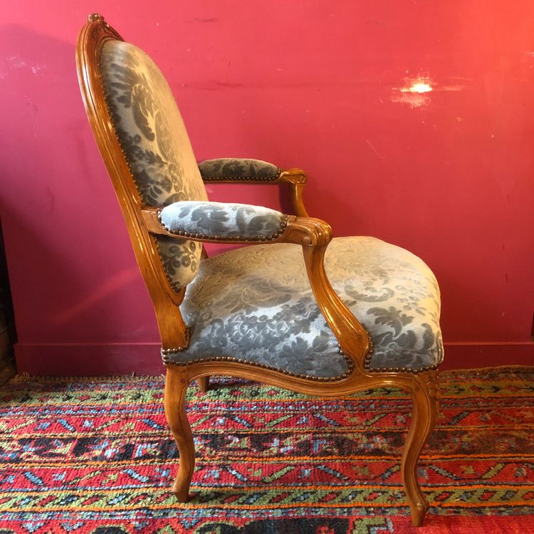 Fauteuil à la Reine, époque Louis XV