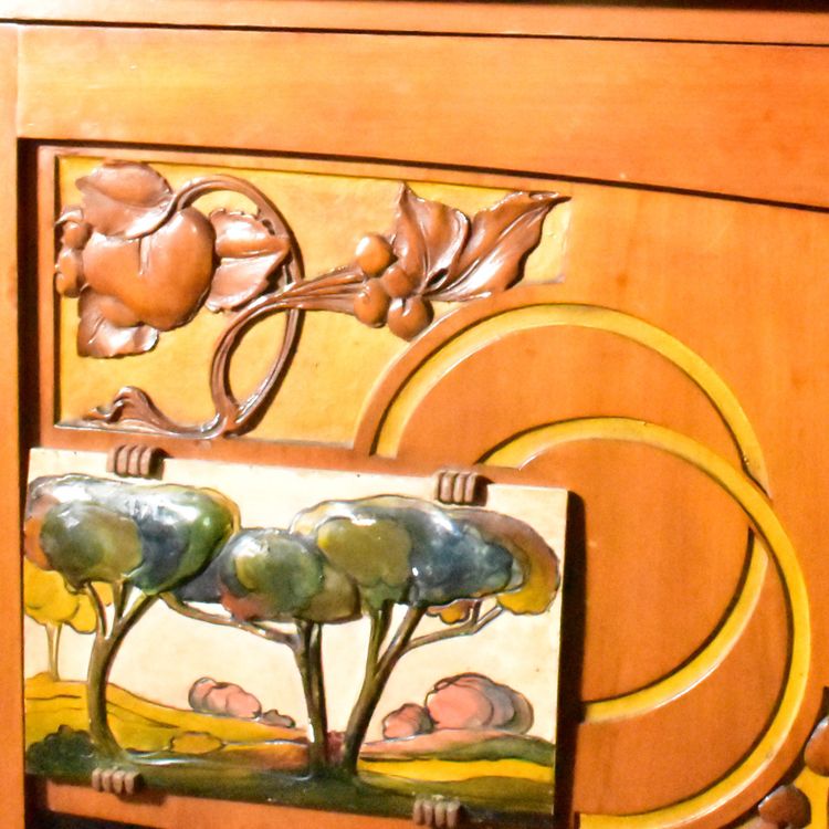 Crédence Art Nouveau italienne inspirée par Raimondo D'Aronco