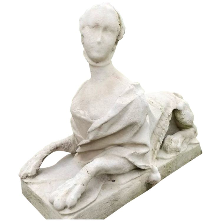 Coppia di statue Chimera in pietra ricostruita nello stile del XIX secolo