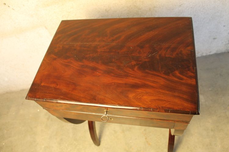 Work table, work table, small side table in mahogany, Empire style, 19th century