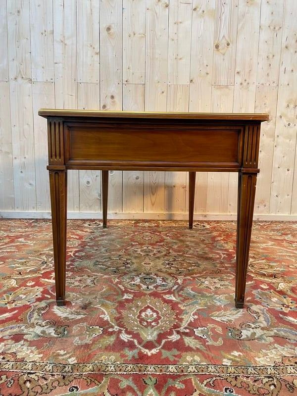 Bureau de style Louis XVI en merisier et cuir vert