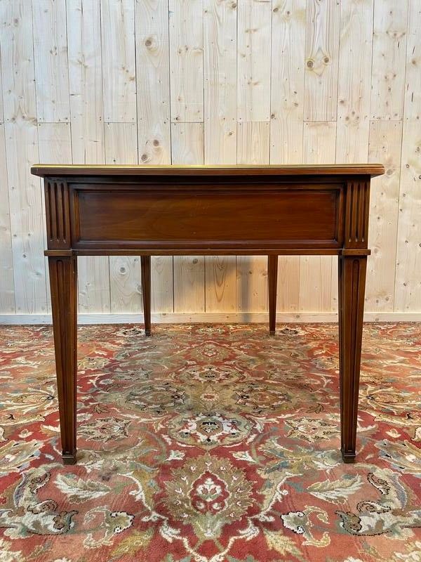 Bureau de style Louis XVI en merisier et cuir vert