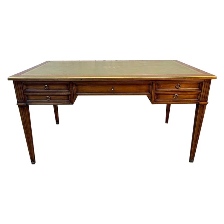 Bureau de style Louis XVI en merisier et cuir vert