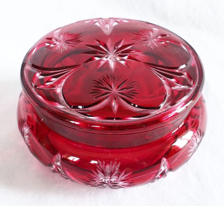 Scatola porta caramelle in cristallo Baccarat con sovrapposizione rosa - etichetta di carta