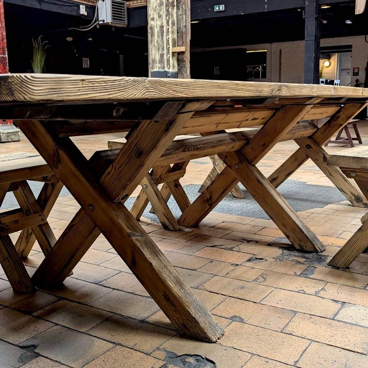 Fir Farmhouse Table With 7 Stools
