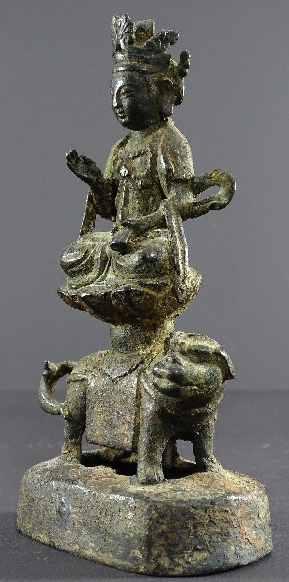 Chine, Dynastie Ming, Fin Du XIVème-début Du XVème, Statuette En Bronze De Majushri Sur Un Lion.