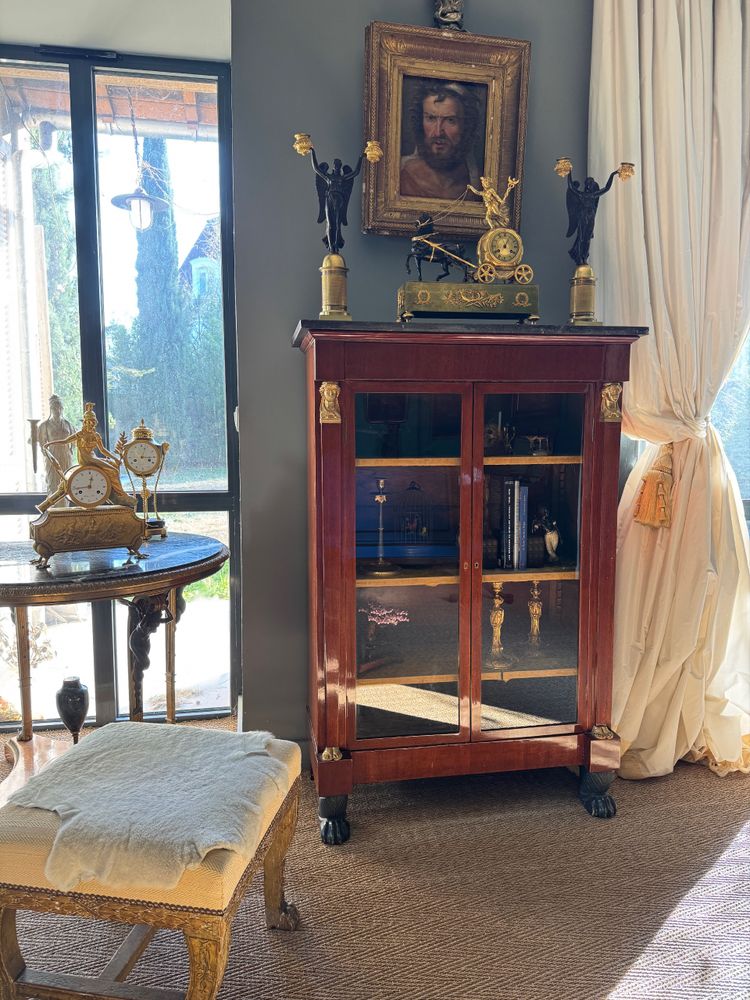 Mahogany display cabinet library from the Empire-Consulate period, early 19th century.