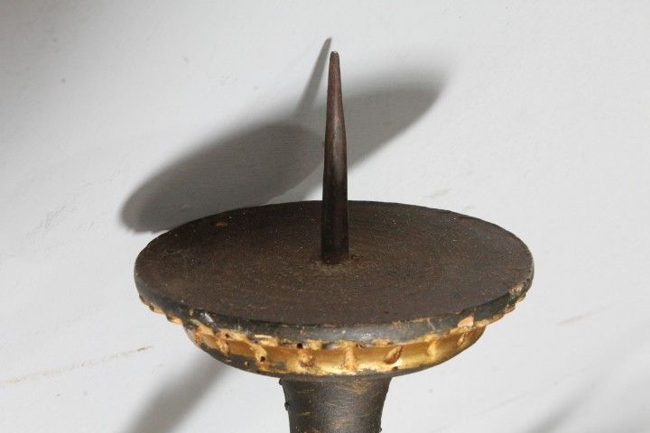 Ancienne paire de bras du XVIIIe siècle en bois peint, doré et laqué. Appliques candélabres 