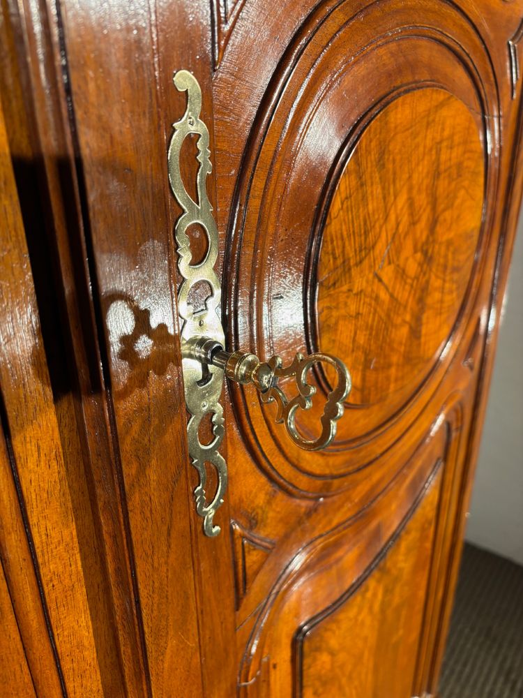 Mobiletto in noce del XIX secolo