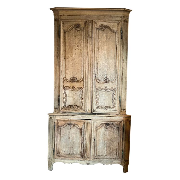 Armoire D’angle Décapée En Chêne D’esprit Louis XV