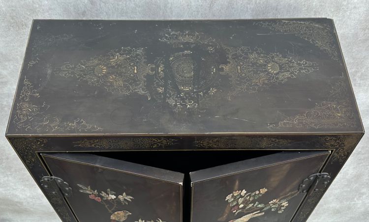 Chinesischer Schrank