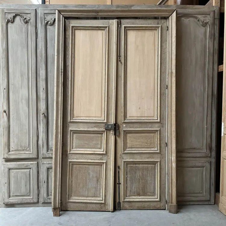 Double Porte Décapée Style Haussmannien Avec Bâti