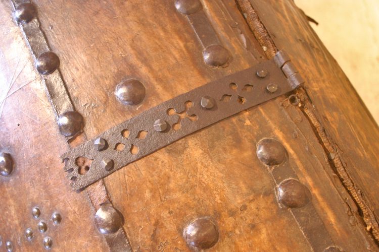 Haute Epoque Truhe mit gewölbtem Deckel