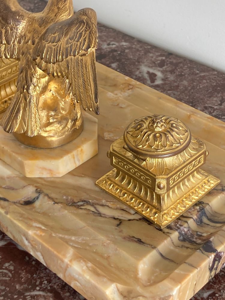 Tintenfass aus vergoldeter Bronze und gelbem Siena-Marmor, spätes 19. Jahrhundert