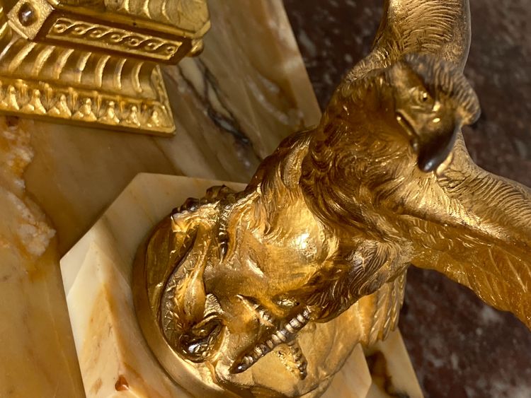 Tintenfass aus vergoldeter Bronze und gelbem Siena-Marmor, spätes 19. Jahrhundert